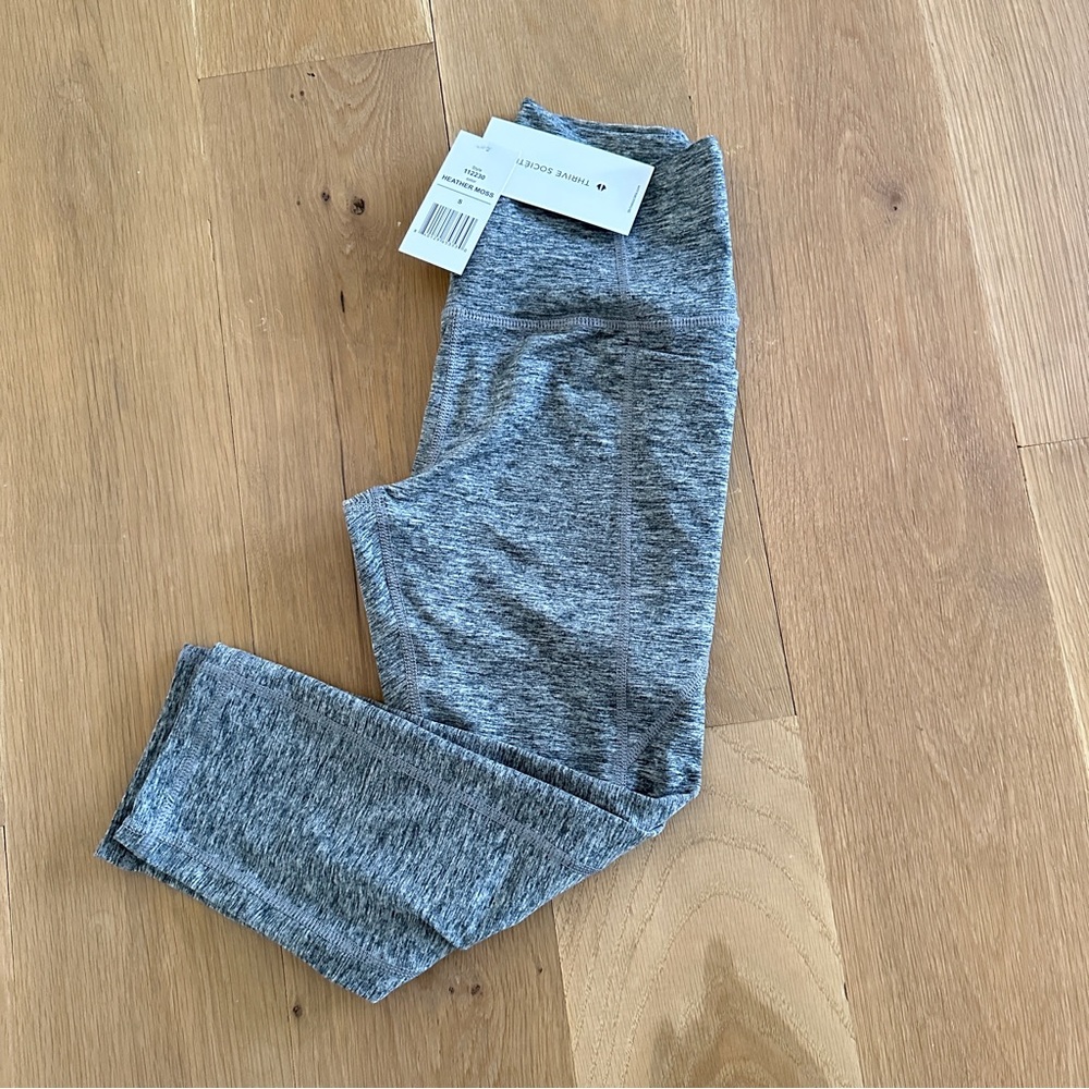 Thrive Societe Capri side pocket Leggings NWT